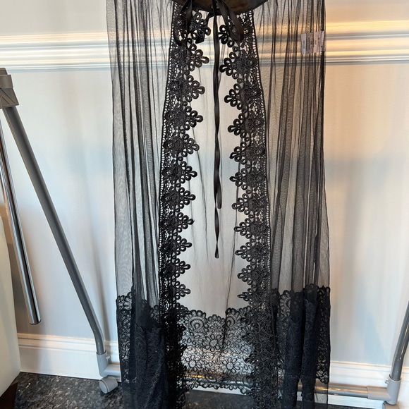 Sheer Maxi skirt. - Picture 5 of 7